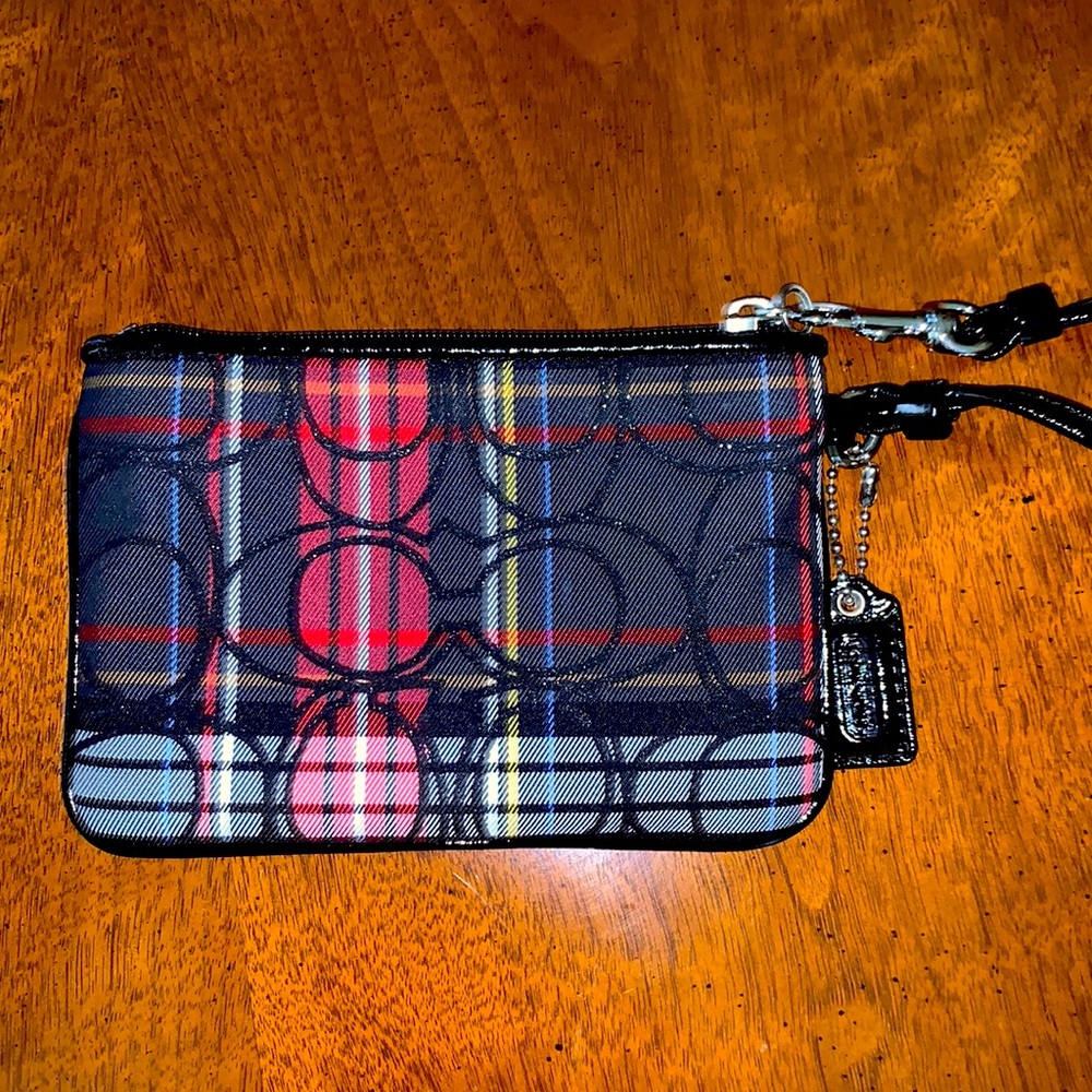 Rare vintage plaid Coach poppy wristlet. - Picture 2 of 3